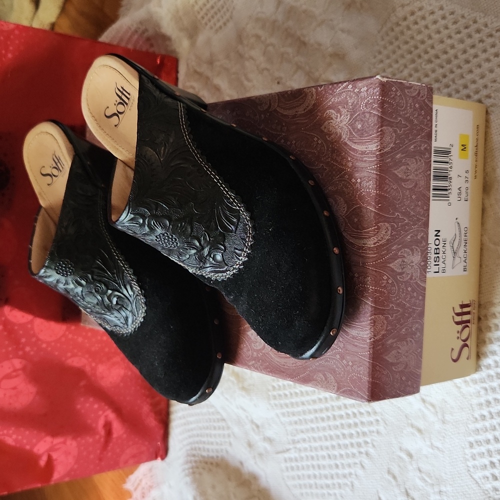 Sofft black mules